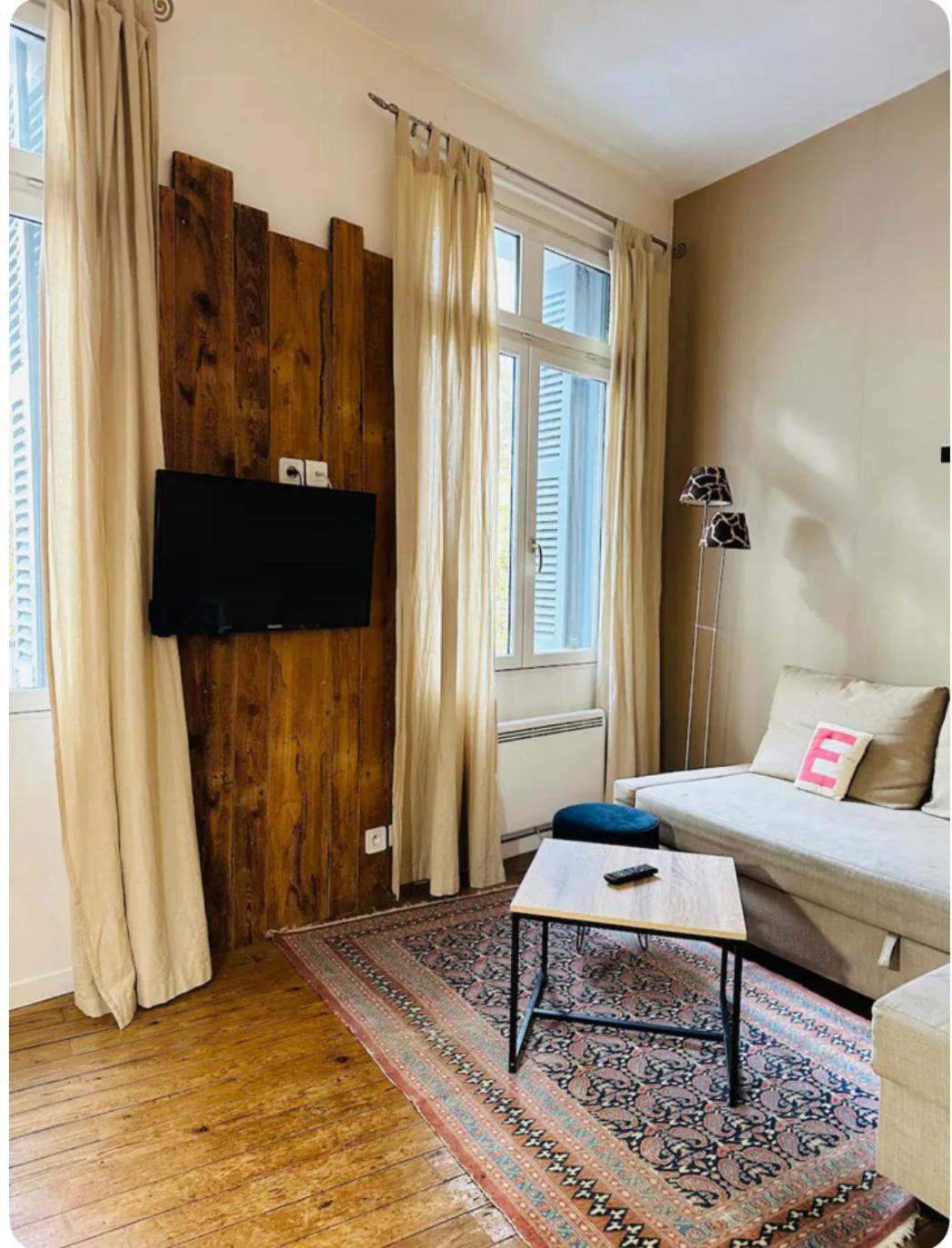 Standing Apartment T2 Near The Train Station And Tours Luaran gambar