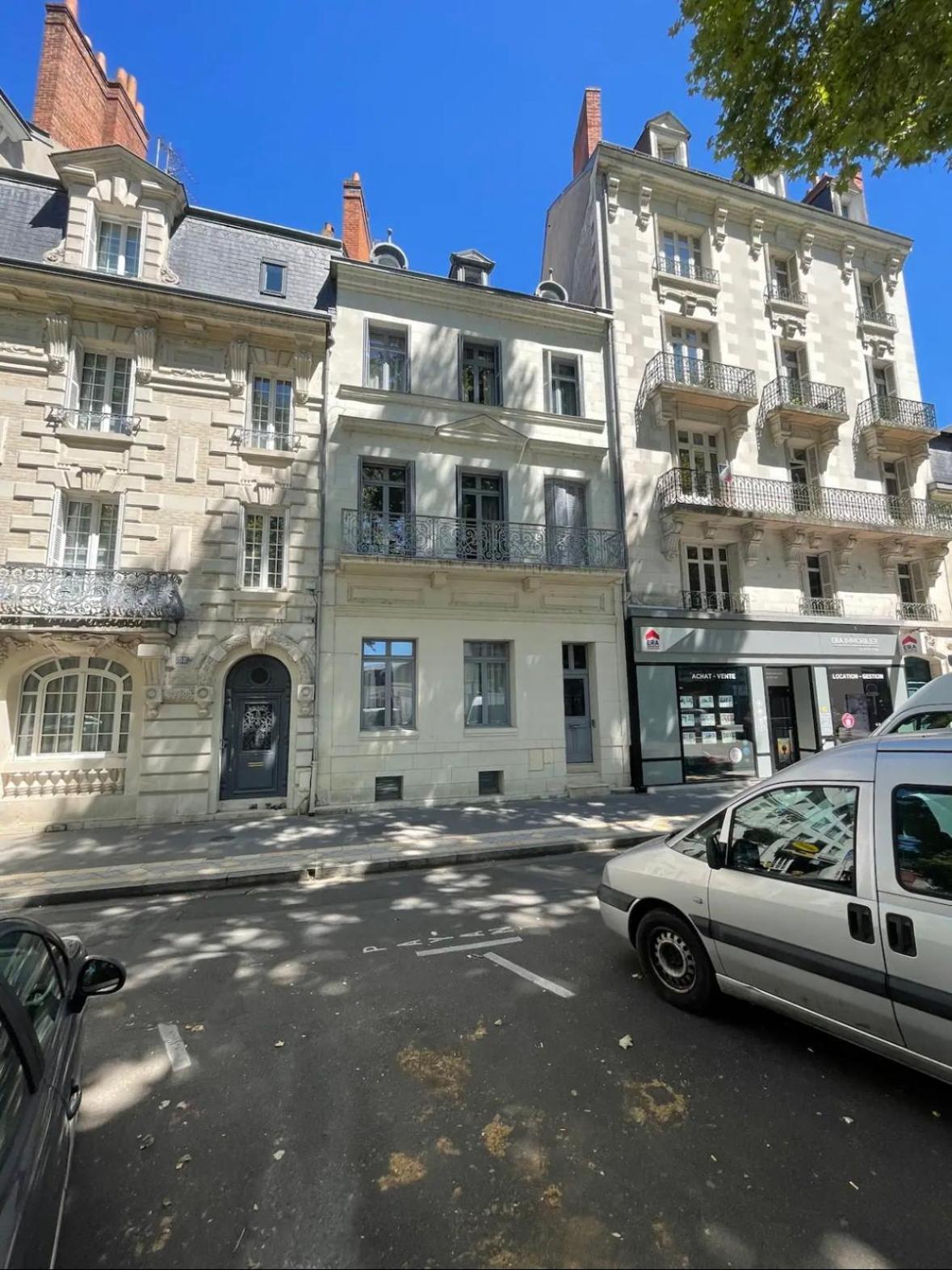 Standing Apartment T2 Near The Train Station And Tours Luaran gambar
